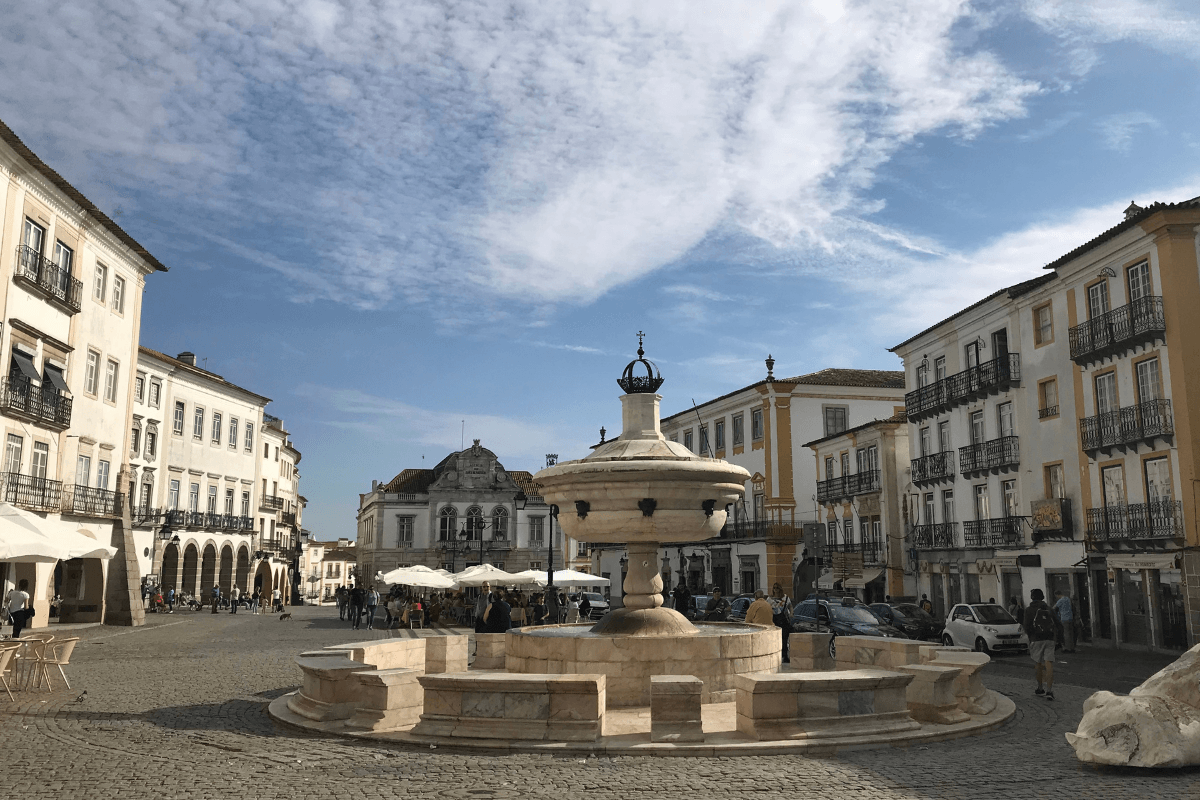 Giraldo Square Evora - the main town square, Praça do Giraldo
