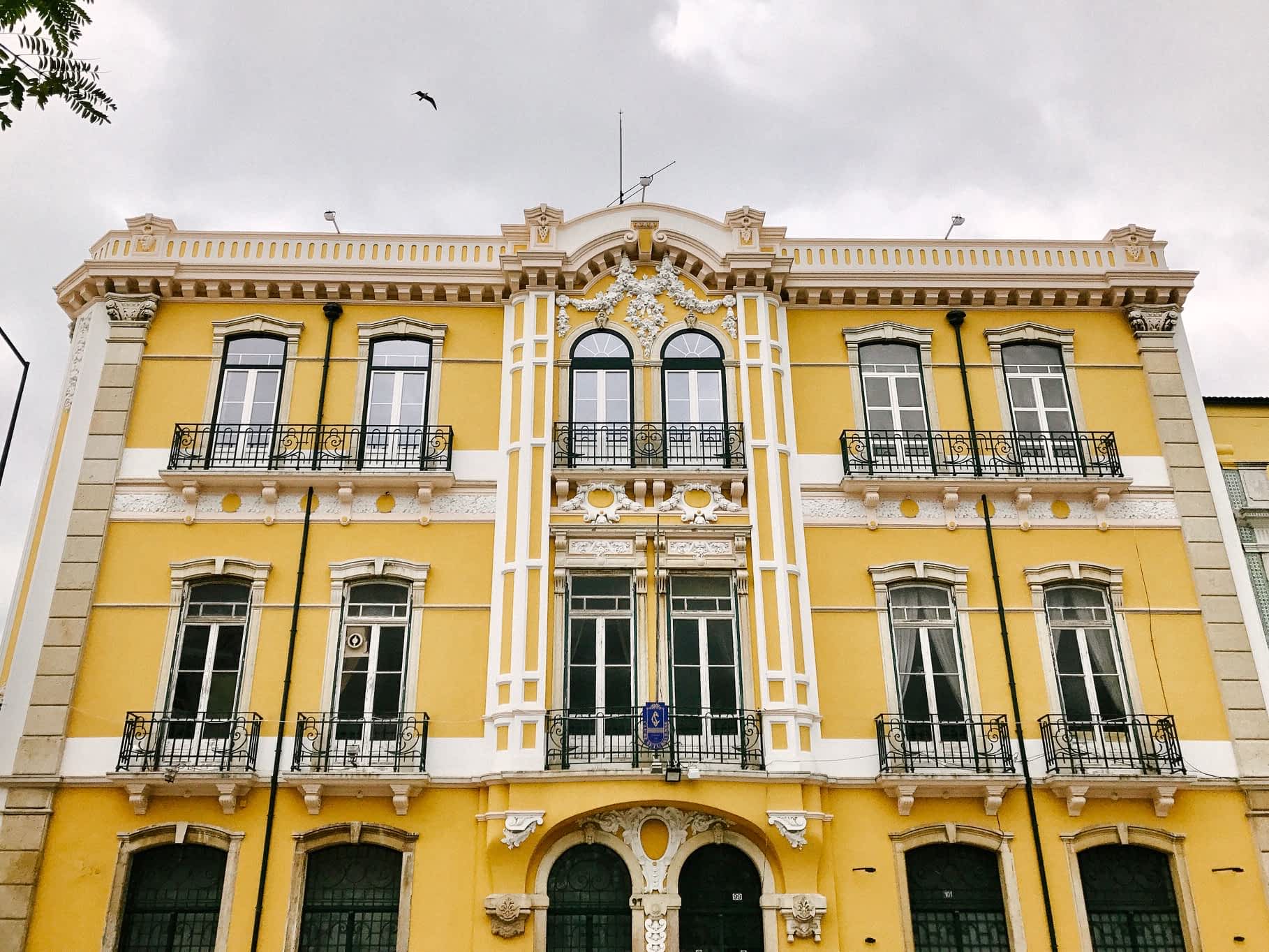 Setubal yellow building