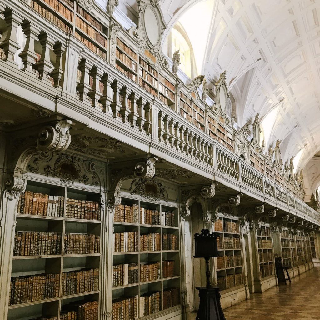 Palacio de Mafra Library