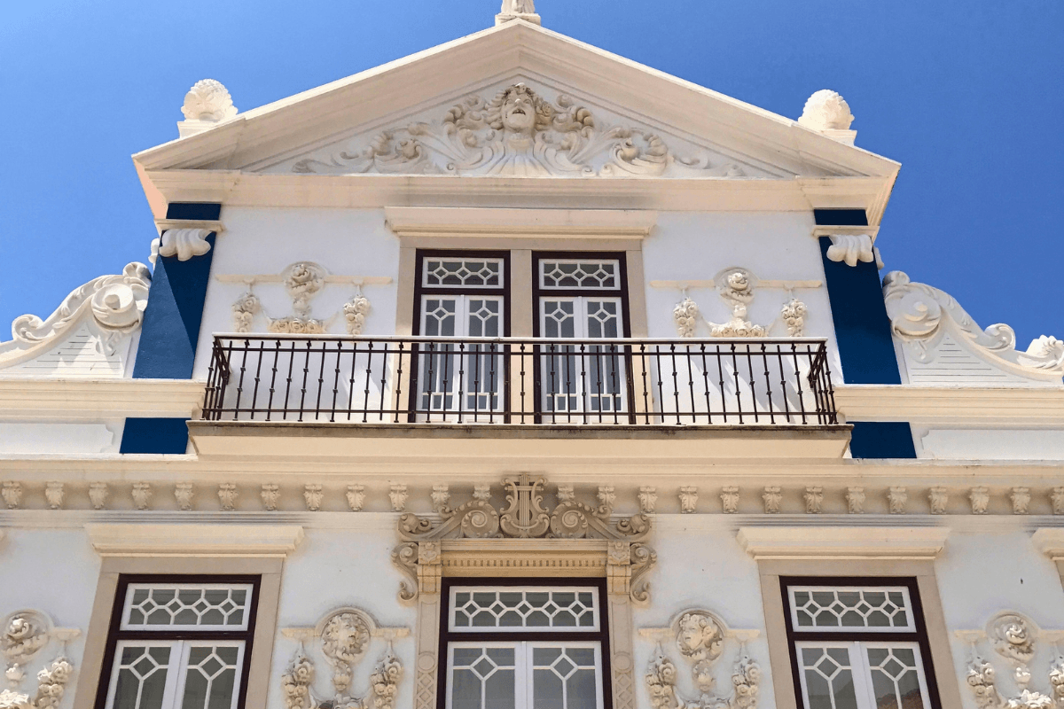 Municipal Library in Ericeira in Rua Mendes Leal