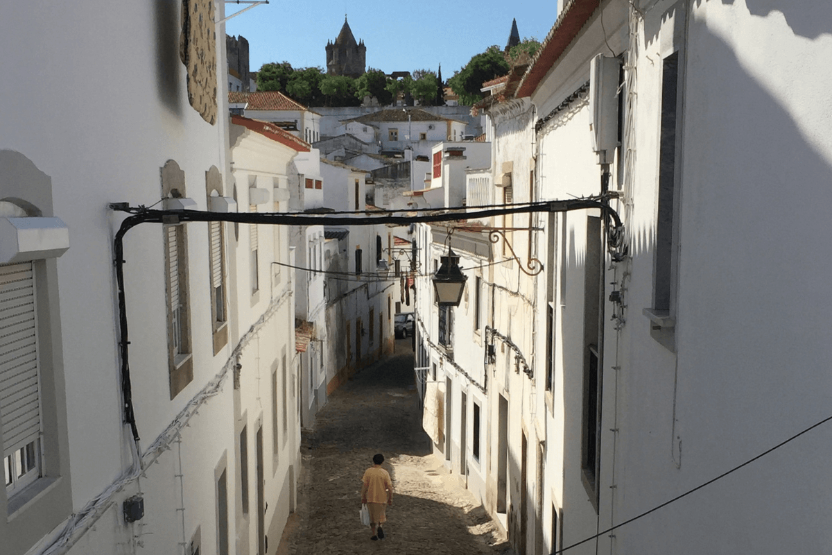 Quaint streets in Evora