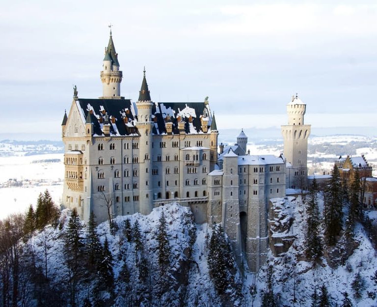 Neuschwanstein Castle © Image Courtesy of Lilen23 from pixabays by Canva